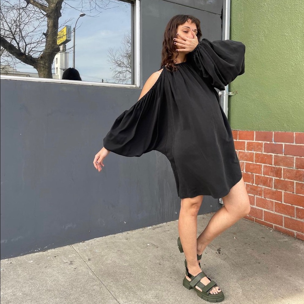 NWT ACLER COLD SHOULDER DRESS